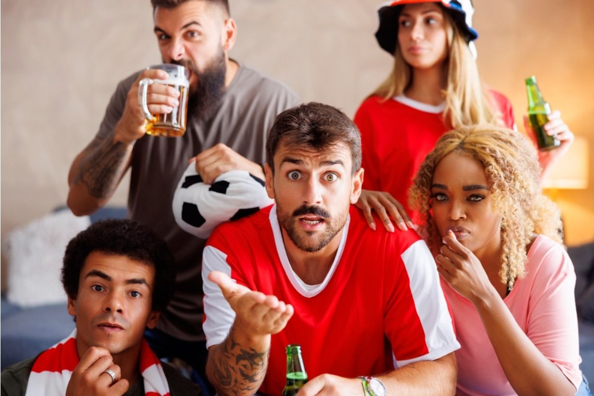 Fans Say “Big Game Moments Aren’t Shared Like They Used To Be,” and One Habit Keeps Coming Up - “Everyone Replays It Alone”