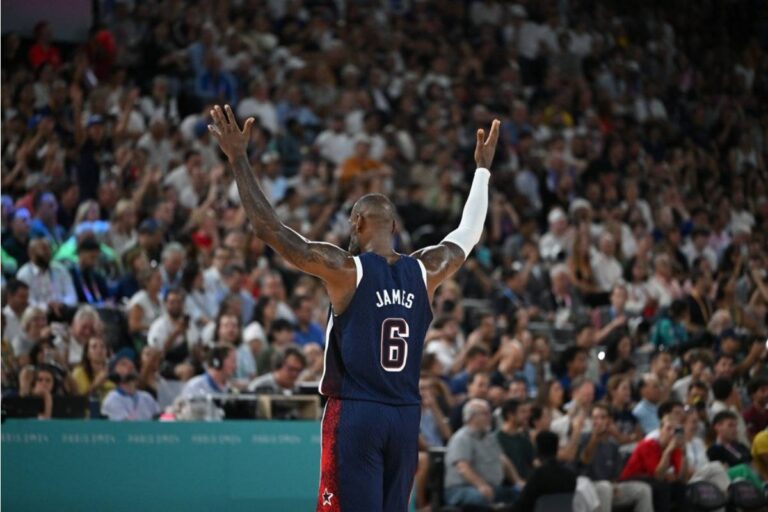 Lakers Fans Are Divided Over LeBron James Still Leading the Offense, and One Question Keeps Taking Over Discussions, “Is It Finally Time to Move On”