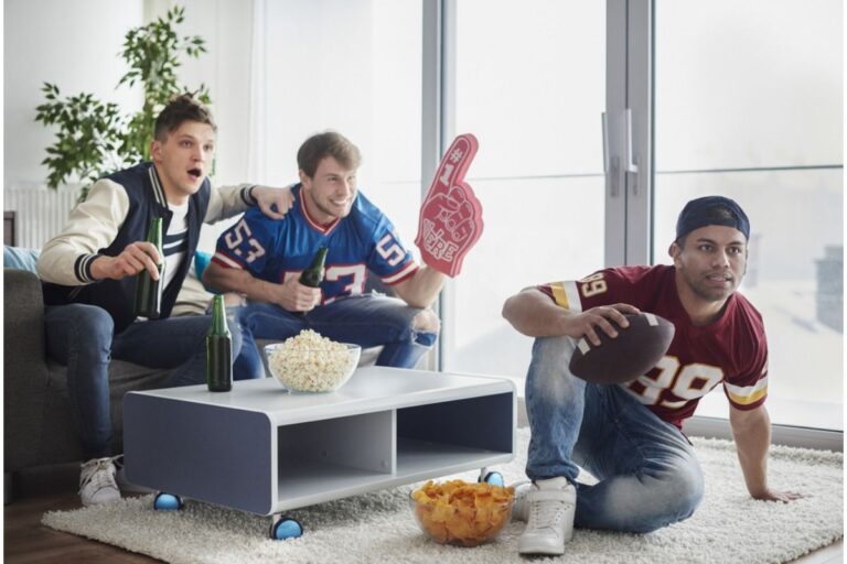 NFL Fans Are Complaining About Taylor Swift Coverage During Chiefs Games Again, and One Reaction Keeps Showing Up Online, “Focus on Football”