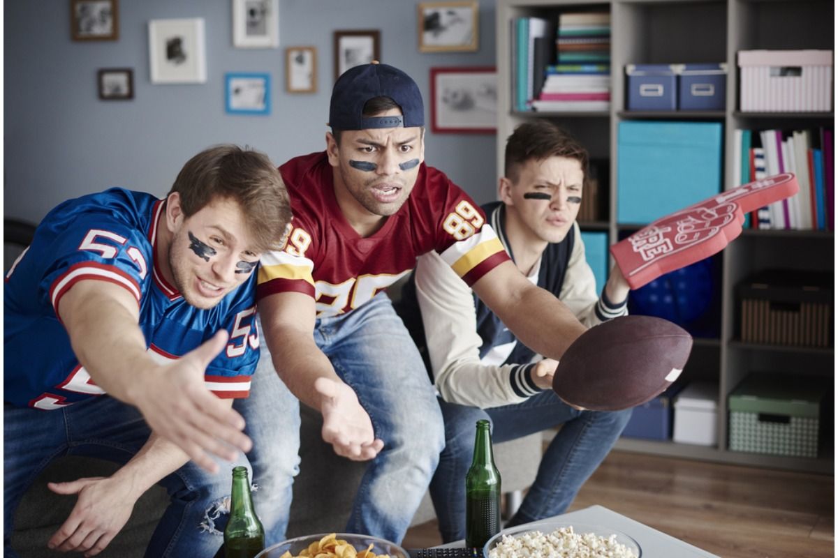 NFL Fans Are Reacting to Another Controversial Finish, and One Issue Keeps Coming Up Again, “Games Are Being Decided Off Ref Calls Too Often”